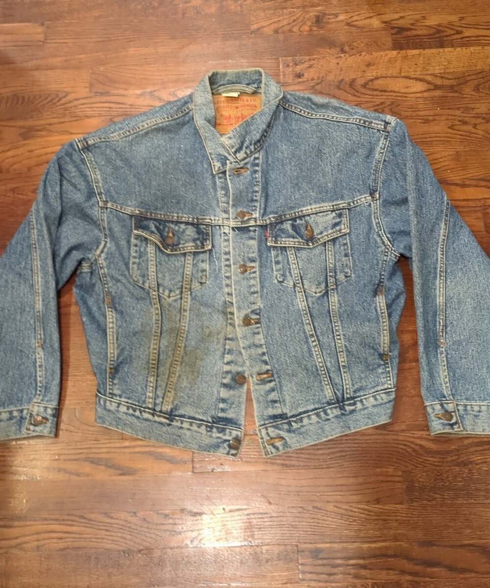 Levi's Denim Trucker Jacket 70598-4891 Size Large Blue Vintage